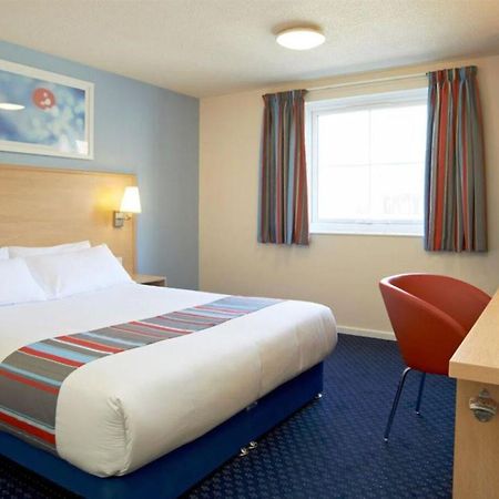 Travelodge Newbury Tot Hill Highclere Ngoại thất bức ảnh